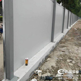 工地围墙泡沫夹芯板施工现场